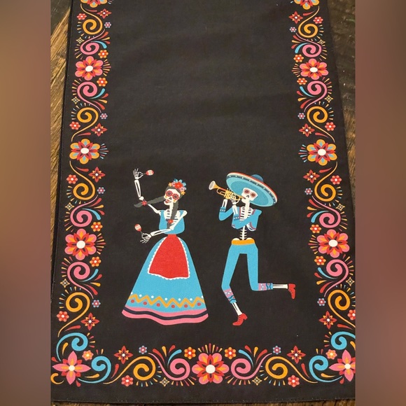 DIA DE LOS MUERTOS Day Of The Dead Sugar Skull Floral Decorative Table Runner - Picture 2 of 8